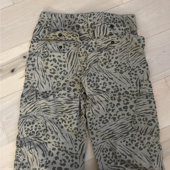 London Jean Cotton Cargo Style Capris 2 - Picture 13 of 16